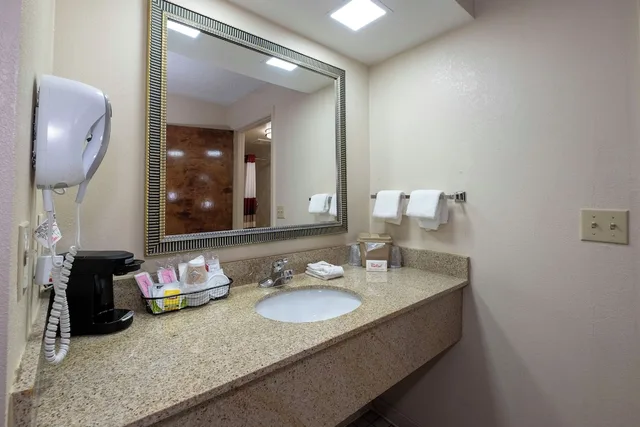 غرفة ديلوكس بسرير مزدوج للمدخنين لذوي الإعاقة، Red Roof Inn Suites Oxford 5/7