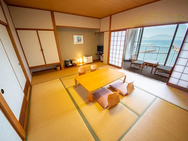 غرفة يابانية بفرشتي فوتون بإطلالة على البحر، Kokumin Shukusha Marine Terrace Ashiya 1/1