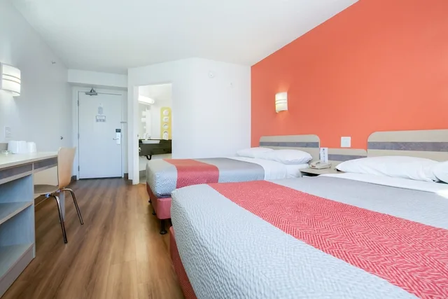 Standard, 2 Double Beds, Motel6 Brooklyn Center, MN - Minneapolis 3/10