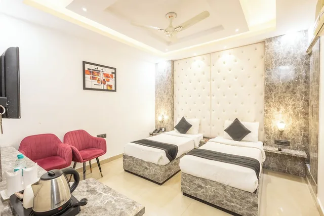 HOTEL COSMO، Karol Bagh، دلهي 20/55