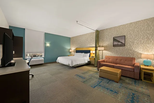 Studio, King Bed, Home2 Suites By Hilton Baytown 6/10
