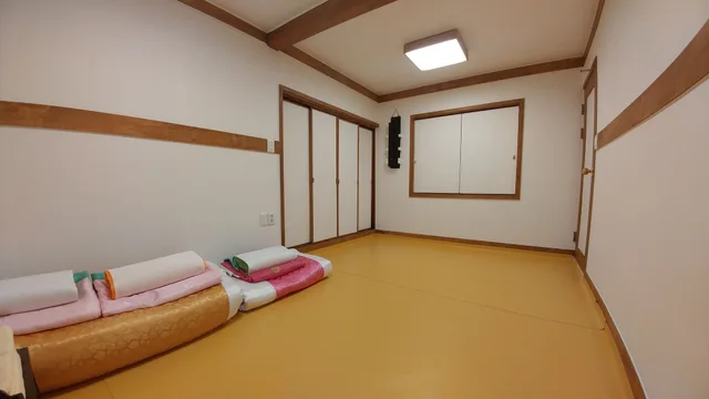 غرفة ديلوكس بفرشتي فوتون بحمام خاص، So Hyeon Dang Hanok Guesthouse 1/3