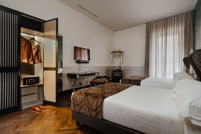 غرفة تنفيذية، Unica Suite Rome 2/8