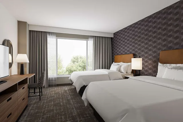 جناح بسريرين مزدوجين بحوض استحمام لذوي الإعاقة، Embassy Suites by Hilton Huntsville 2/3