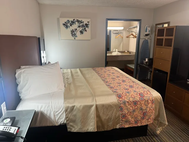 غرفة بزنس بسرير كينج، Discovery Inn Lafayette Airport I-10 7/9