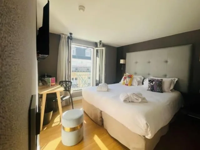 غرفة ديلوكس بسرير كوين بشرفة، Hotel Opera Marigny 1/2