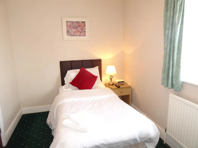 غرفة مفردة بحمام مشترك، AJ Lodge 1/2