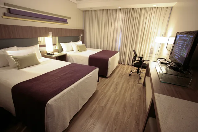 غرفة قياسية بسريرين منفصلين، Grand Mercure Curitiba Rayon 3/6