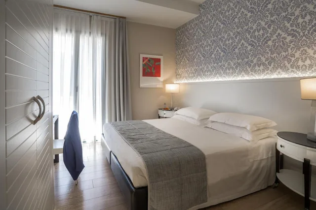 Superior, Queen Bed, Side Sea View، Villa Rosa Riviera 6/8