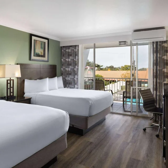 Room, King Bed, 2 Queen Beds, Travelodge By Wyndham Monterey Bay 2/10