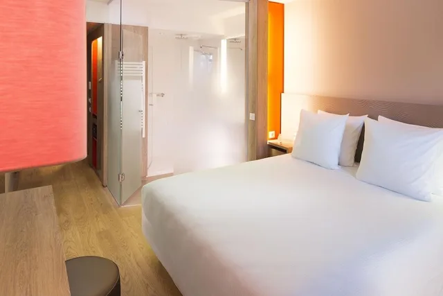 Superior, King Bed, Pool Access، Oceania Paris Roissy Cdg 1/2