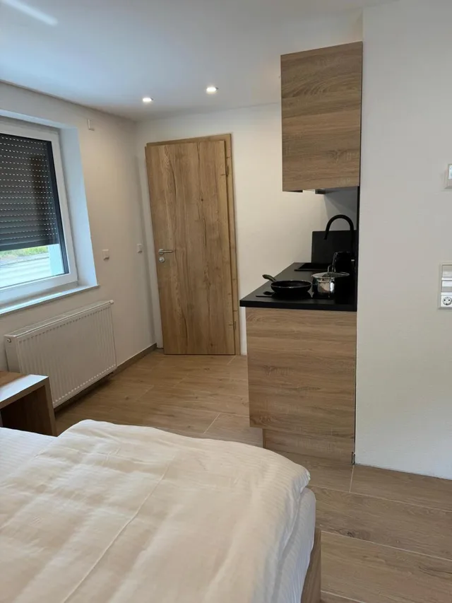 استوديو، B&S Hotel 5/8