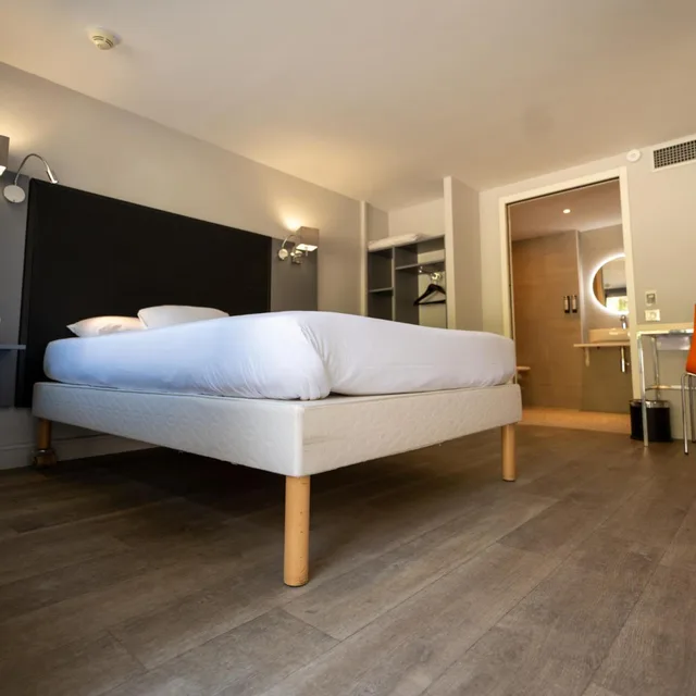 غرفة بسرير مزدوج، KYRIAD LYON SUD - SAINTE FOY 4/10
