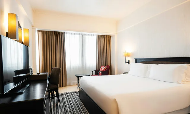 غرفة ديلوكس بسرير كينج، Centara Hotel Hat Yai 1/3