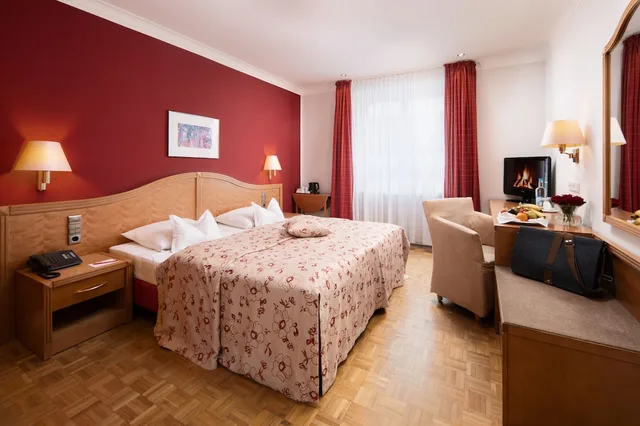 Comfort, Double Bed, Baseler Hof Hotel 5/6