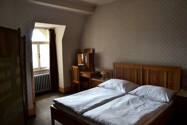 جناح، Hotel Praha Liberec 5/10