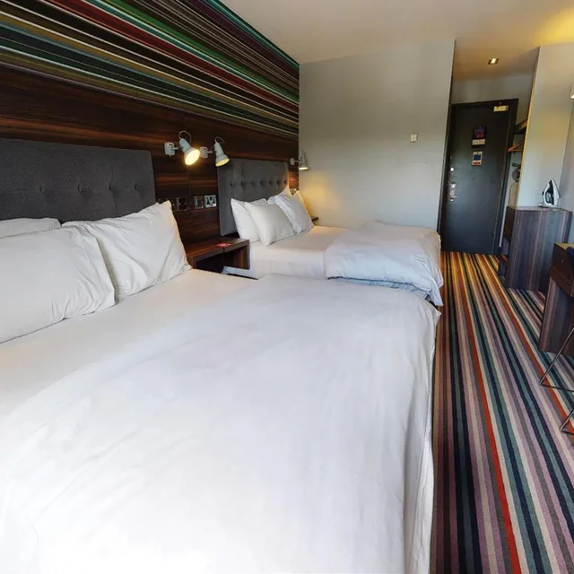 غرفة كبيرة بسرير مزدوج، Village Hotel Manchester Bury 1/5