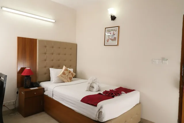 غرفة ديلوكس بسرير مزدوج، Dhaka Golden Inn 1/6