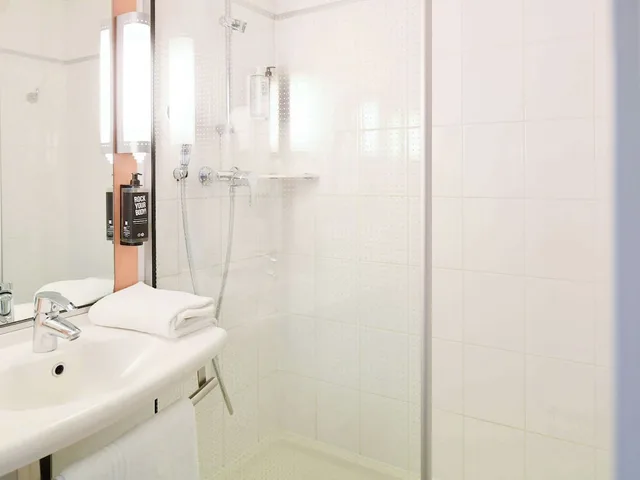 غرفة قياسية بسريرين منفصلين، ibis Paris Rueil Malmaison 5/5