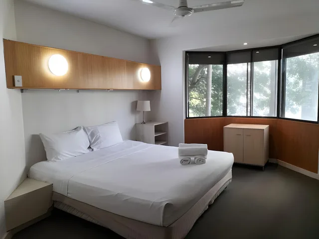 3 Bedrooms, Apartment, Tiki Hotel Apartments Surfers Paradise 1/2
