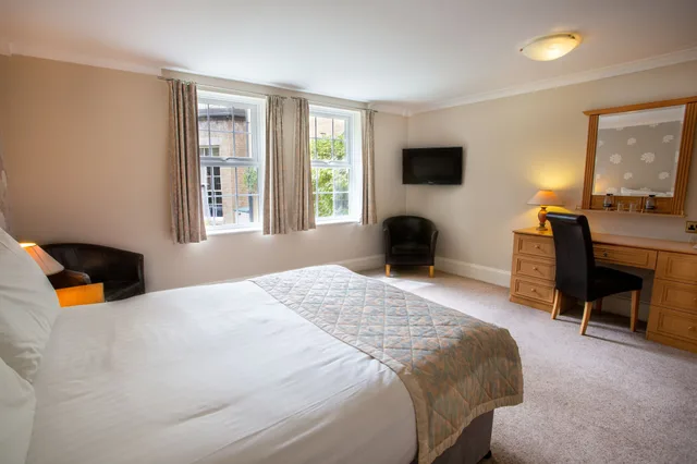 Manor, Premium, Double Bed، Woodlands Manor 2/10