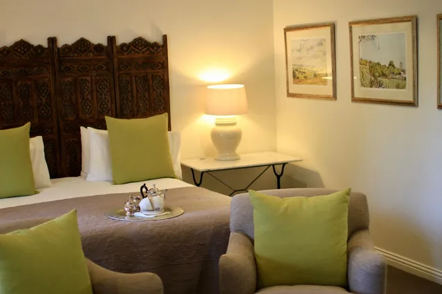 غرفة بريميوم بإطلالة على الحديقة بشرفة بغرفة نوم واحدة، Melrose Place Guest Lodge and Conferencing 1/1