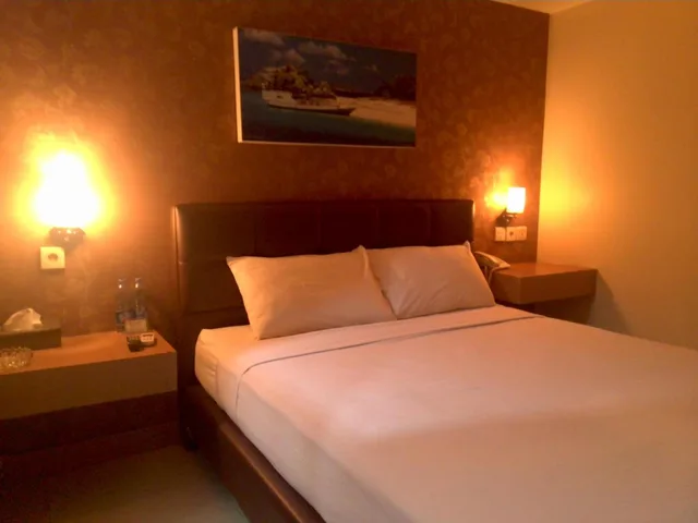 Standard, King Bed, No Window, Antoni Hotel 3/3