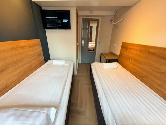 Standard, Twin Beds, Private Bathroom, Continental Hotel 1/10