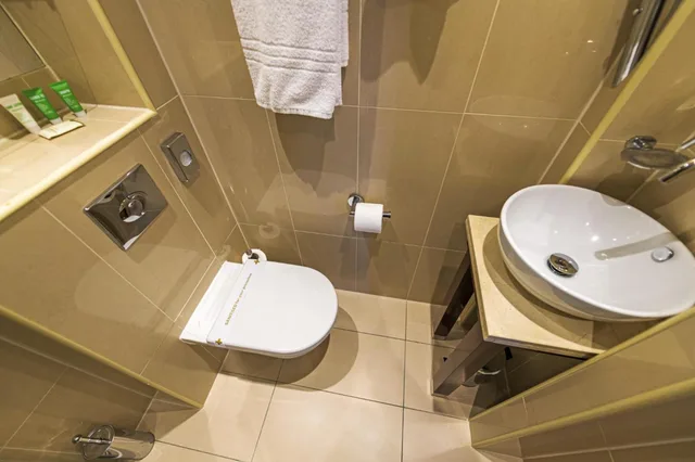 Room, Single, Small, Hyde Park International Hotel 7/10