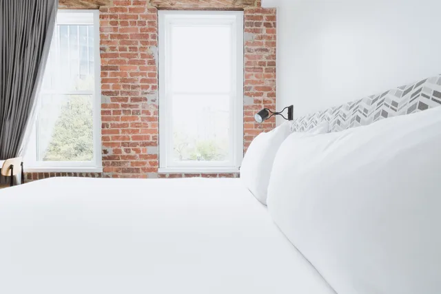 Hive, King Bed، Hotel Hive 2/2