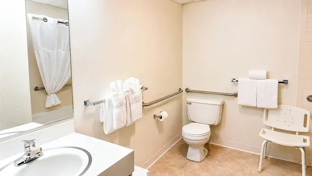 Deluxe, 2 Queen Beds, Accessible, Ticaboo Lodge Lake Powell 6/9