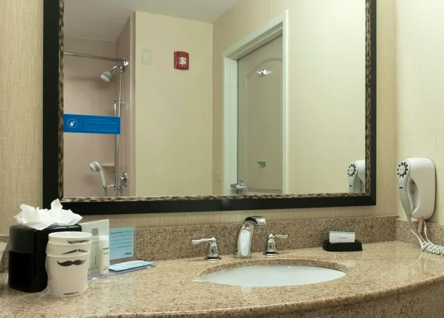 غرفة بسريرين مزدوجين لذوي الإعاقة، Hampton Inn North Brunswick / New Brunswick 4/4