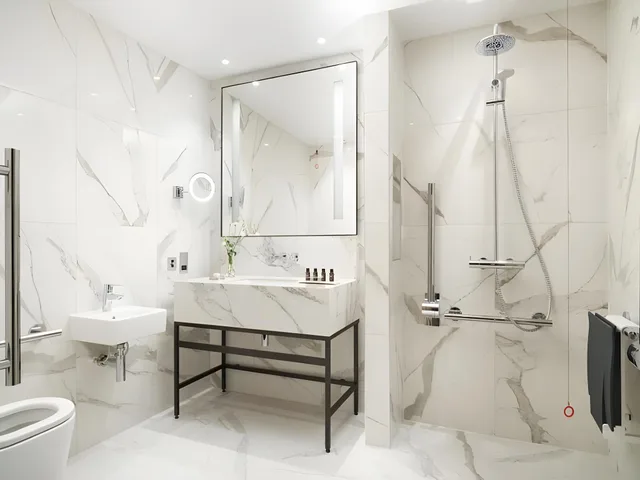 Executive, Accessible, The Grand York 2/2