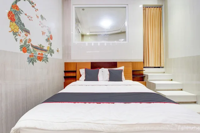 غرفة ديلوكس بسرير مزدوج بشرفة، Hotel O Yogyakarta near Jogja City Mall formerly Bama Guesthouse 3/10