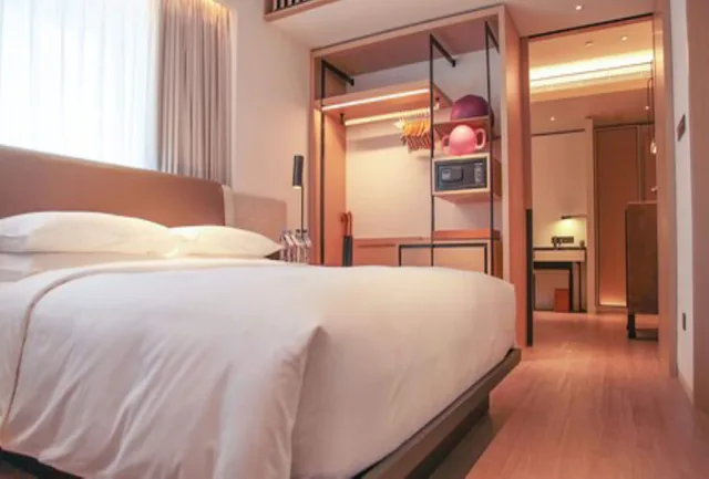 غرفة تنفيذية بسرير كينج وسرير كوين بإطلالة، THE MUMIAN HOTEL Shenzhen Luohu 2/7