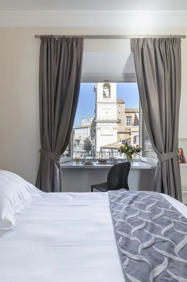 غرفة سوبيريور بسرير كوين بإطلالة على المدينة، Hotel Scalinata Di Spagna 10/10