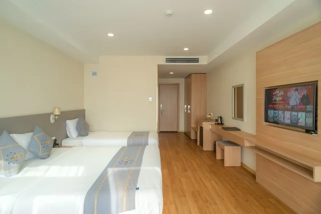 غرفة عائلية ثلاثية بإطلالة على البحر، Orbit Hotel 4/6