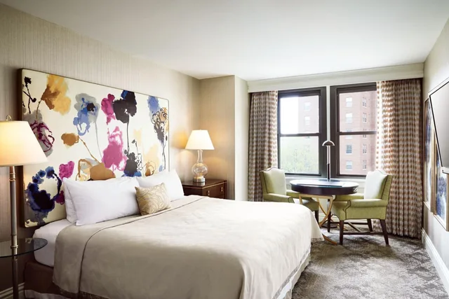 Room, King Bed, Plaza View، The Raphael Hotel Autograph Collection 2/6