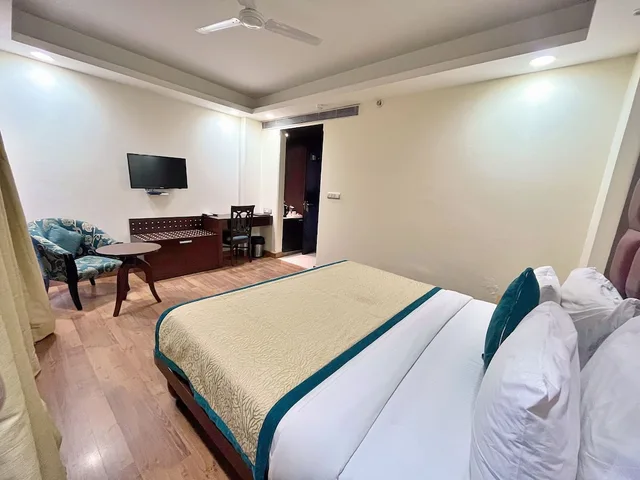 غرفة ديلوكس بسرير مزدوج، The Grand Orion - Kailash Colony 5/10