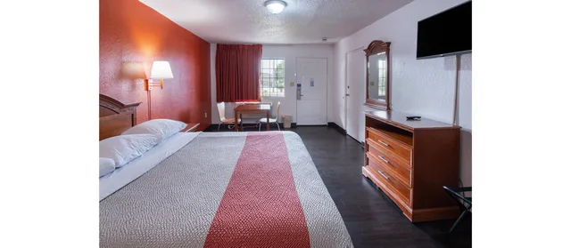 1 King Bed - Non-Smoking, Micfridge، Motel6 Montgomery, AL - Coliseum 2/9