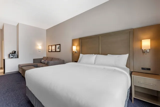 جناح بسرير كينج، Comfort Suites Scottsdale Talking Stick Entertainment District 1/5