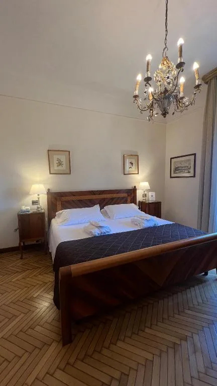 غرفة سوبيريور بسرير كينج بإطلالة على المدينة، Vittoria Hotel 6/10
