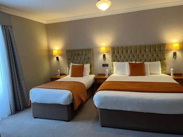 Standard, Twin Beds, The Western Hotel 1/2