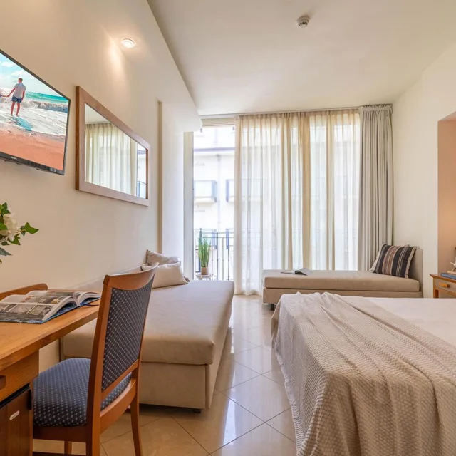 غرفة سوبيريور رباعية بسرير فردي، Smeraldo Hotel 2/4