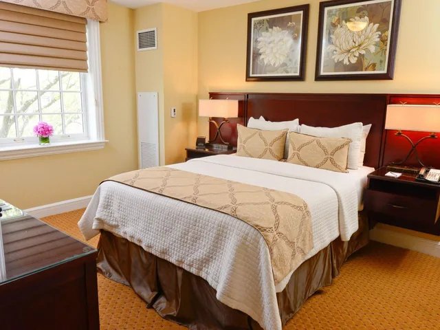 جناح بسرير كينج، Nassau Inn 2/2