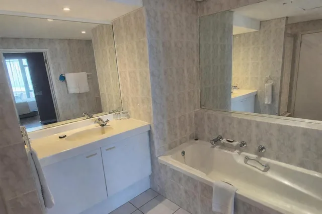 studio, Dolphin Beach Hotel 7/10