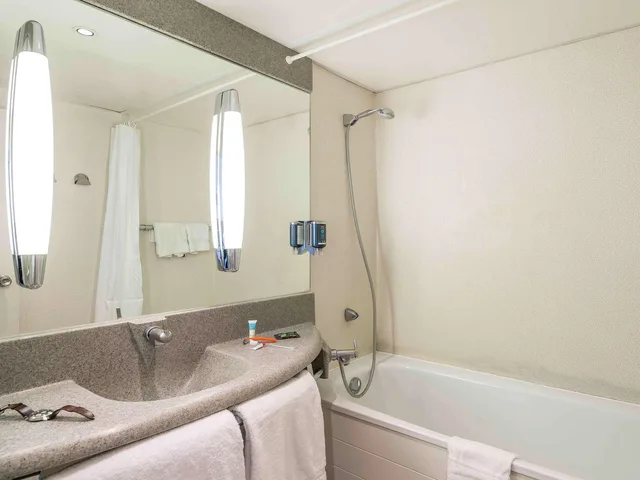 غرفة كلاسيكية بسريرين منفصلين، NOVOTEL VALENCIENNES AERODROME 4/4