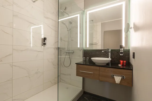 غرفة كومفورت بسرير مزدوج، Leonardo Hotel Antwerp 4/4
