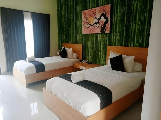 غرفة ثلاثية بسرير مزدوج وسرير فردي، Exotic Komodo Hotel 1/1