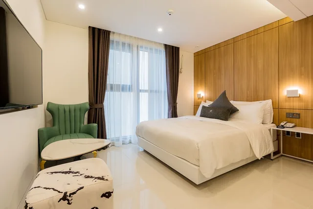 غرفة ديلوكس بسرير كوين بحوض استحمام، Hotel The May Jongno 2/10